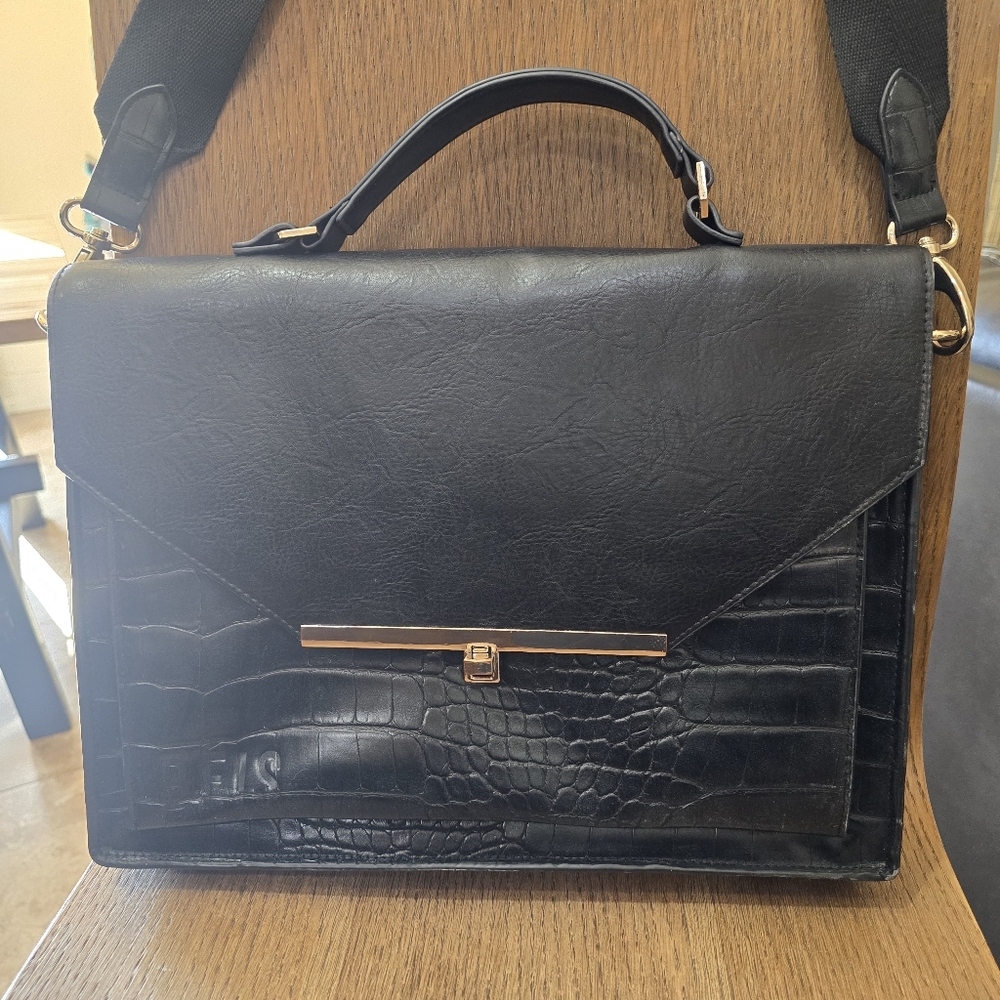 Beis Messenger in Black Croc